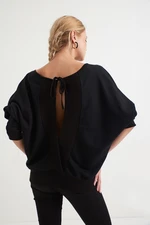 Cool & Sexy Women's Black Backless Bat Sleeve Sweatshirt B161