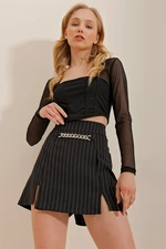 Trend Alaçatı Stili Women's Black Chain Detailed Striped Mini Shorts Skirt