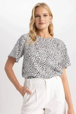 DEFACTO Round Neck Regular Fit Short Sleeve Blouse