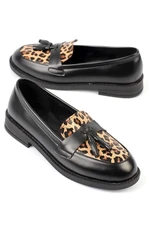 Capone Outfitters Capone Women's Round Toe, Tasseled Loafers