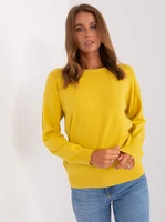 Yellow classic sweater with long sleeves