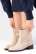 Mio Gusto Marnie Beige Color Zipperless, Thin Faux Für Lined Heelless Women's Boots