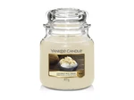 Yankee Candle Vonná svíčka Classic střední Coconut Rice Cream 411 g