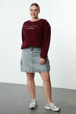 Trendyol Curve Claret Red Crew Neck Button and Embroidered Fleece Inside Plus Size Knitted Sweatshirt