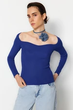 Trendyol Saxe Blue Heart Neck Sweter z dzianiny