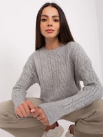 Grey sweater with cables and round neckline