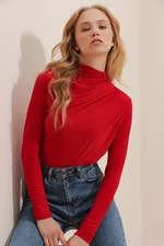 Trend Alaçatı Stili Women's Red High Neck Draped Shoulder Sandy Crop Blouse