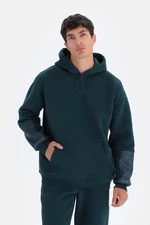 Dagi Dark Green Men's Hooded Sweatshirt with Garnish and Sleeves.