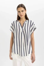 DEFACTO Regular Fit Crew Neck Striped Crinkle Fabric Short Sleeve Blouse U5300az24sm