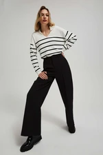 Wide-legged trousers