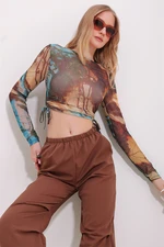 Trend Alaçatı Stili Women's Brown Crew Neck Digital Patterned Side Gathered Tulle Crop Blouse