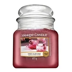 Yankee Candle Sweet Plum Sake vonná svíčka 411 g