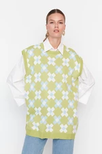 Trendyol svetlozelený kvetinový pletený sveter