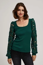 Blouse with lace sleeves