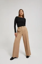 Wrinkled trousers with wide legs