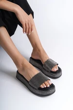 Capone Outfitters Women's Slippers with Wedge Heels and Stones