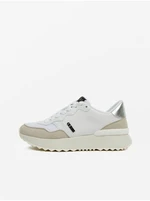 White Women's Sneakers on the Guess Vinnna Platform - Women