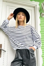 Trend Alaçatı Stili Women's White Black Crew Neck Striped Seasonal Oversized Sweatshirt