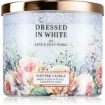 Bath & Body Works Dressed in White vonná svíčka 411 g