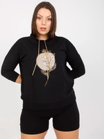 Černá halenka plus size velikosti pro každodenní nošení s potiskem