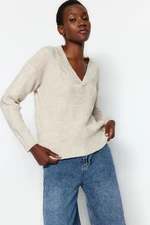 Trendyol Beżowy Miękki Teksturowany Sweter Z Dzianiny Z Dekoltem W Szpic