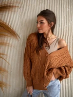 Oversize cardigan with caramel braids