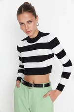 Trendyol Black Crop bavlněný pruhovaný pletený svetr