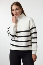 Trendyol Ecru Zipper Detailed Striped Regular/Normal Pattern Knitted Sweatshirt