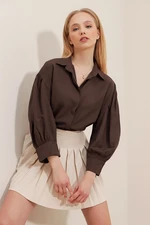 Trend Alaçatı Stili Women's Brown Hidden Pop Up Balloon Sleeve Basic Poplin Shirt