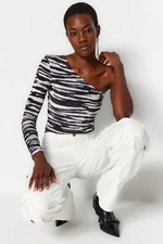 Trendyol White Zebra-Print One-Shoulder Fitted/Situated Velvet Knit Blouse