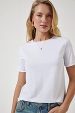 Happiness İstanbul Women's White Crew Neck Basic Knitted T-Shirt