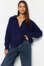 Trendyol Navy Blue mäkký textúrovaný polo golier pletený sveter
