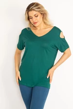 Dámska blúzka veľkosti Plus Size v zelenej farbe s výstrihom z viskózy