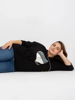 Černá plus size halenka s potiskem a aplikací