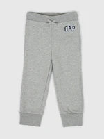 GAP Dětské tepláky boy logo joggers - Kluci