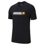 M nsw tee swoosh bmpr stkr