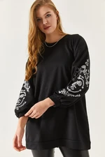 armonika Women's Black Round Neck Sweatshirt with Embossed Sleeves