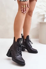 Insulated ankle boots on a chunky heel natural leather black vinceza