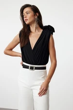 Trendyol Black Rose Accessory Detailed Deep V-Neck Knitted Body