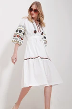 Trend Alaçatı Stili Women's White Big Collar Balloon Sleeve Interior Lined Belted Embroidered Embroidered Dress