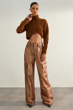 Trendyol Limited Edition Brown Crop. A Soft Textured Hem Detailed Knitwear Sweater