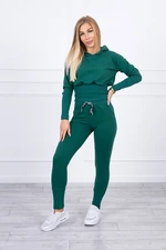 Set with wide cuffs in green color