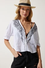 Happiness İstanbul Women's White Embroidered Balloon Sleeve Linen Blouse