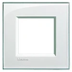 Legrand rám Living&Light bílá LNA4802KA