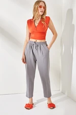 Olalook Women's Gray Elastic Waist Pocket Carrot Trousers