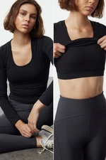 Trendyol Black Brushed Soft Fabric 2 Layers Padded Reflective Printed Yoga Knitted Sports Top/Blouse