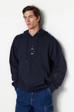 Trendyol Navy Blue Men's Oversize Space Theme Sweatshirt with a Soft Pile inner