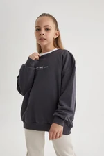 DEFACTO Girl&#39;s Relax Fit Crew Neck Printed Sweatshirt