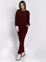 Women's insulated tracksuit, burgundy sweatshirt and loose trousers