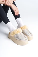 Capone Outfitters Furry Closed Toe Stoned Women's Slippers